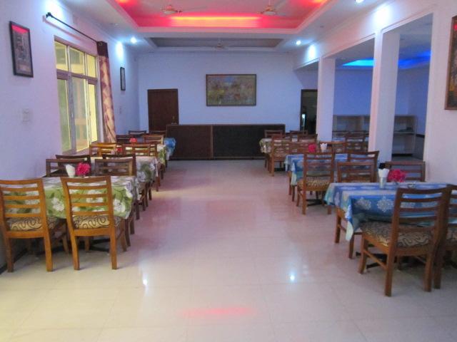 Hotel Surya Khajurāho Екстериор снимка