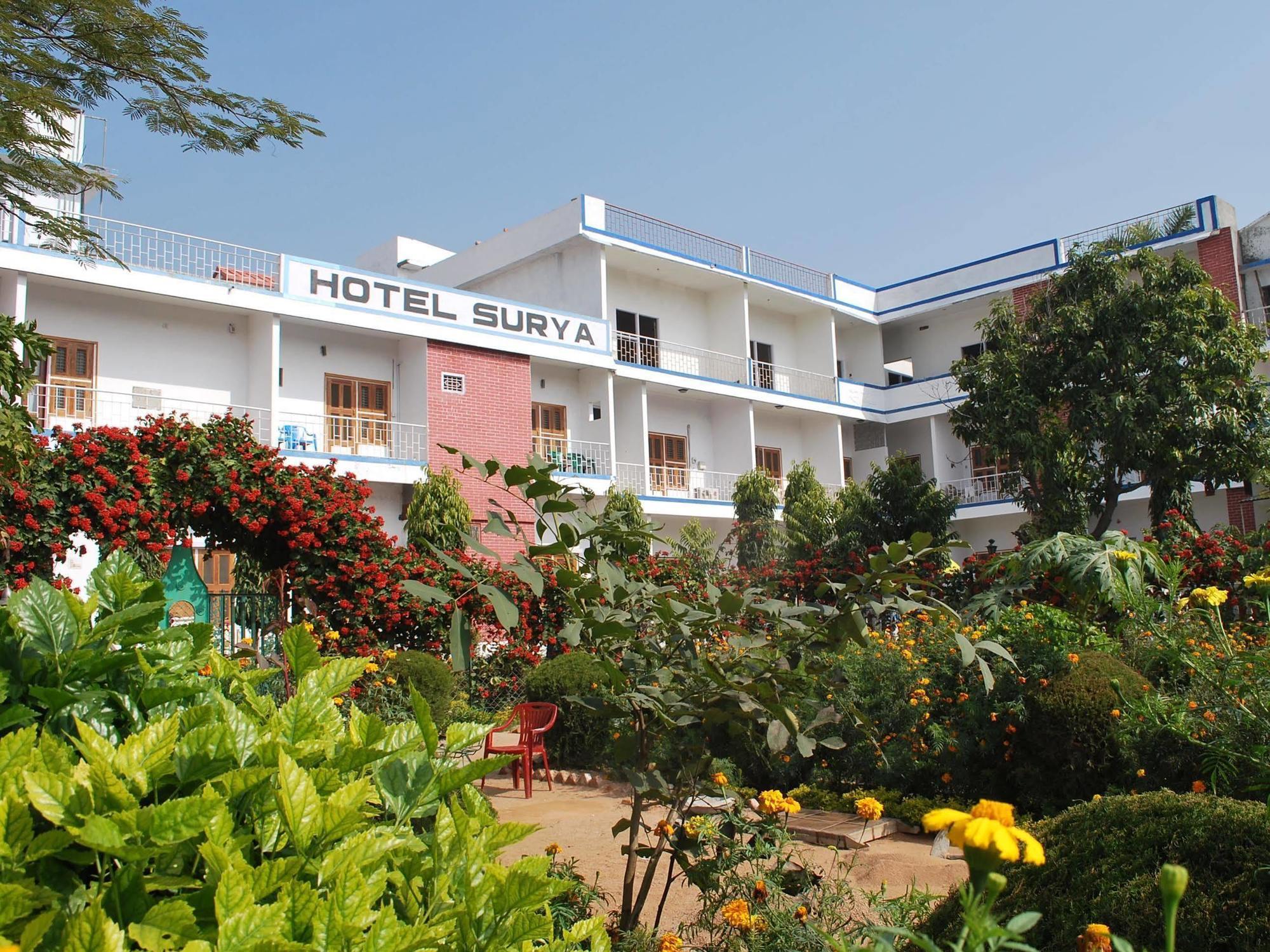 Hotel Surya Khajurāho Екстериор снимка